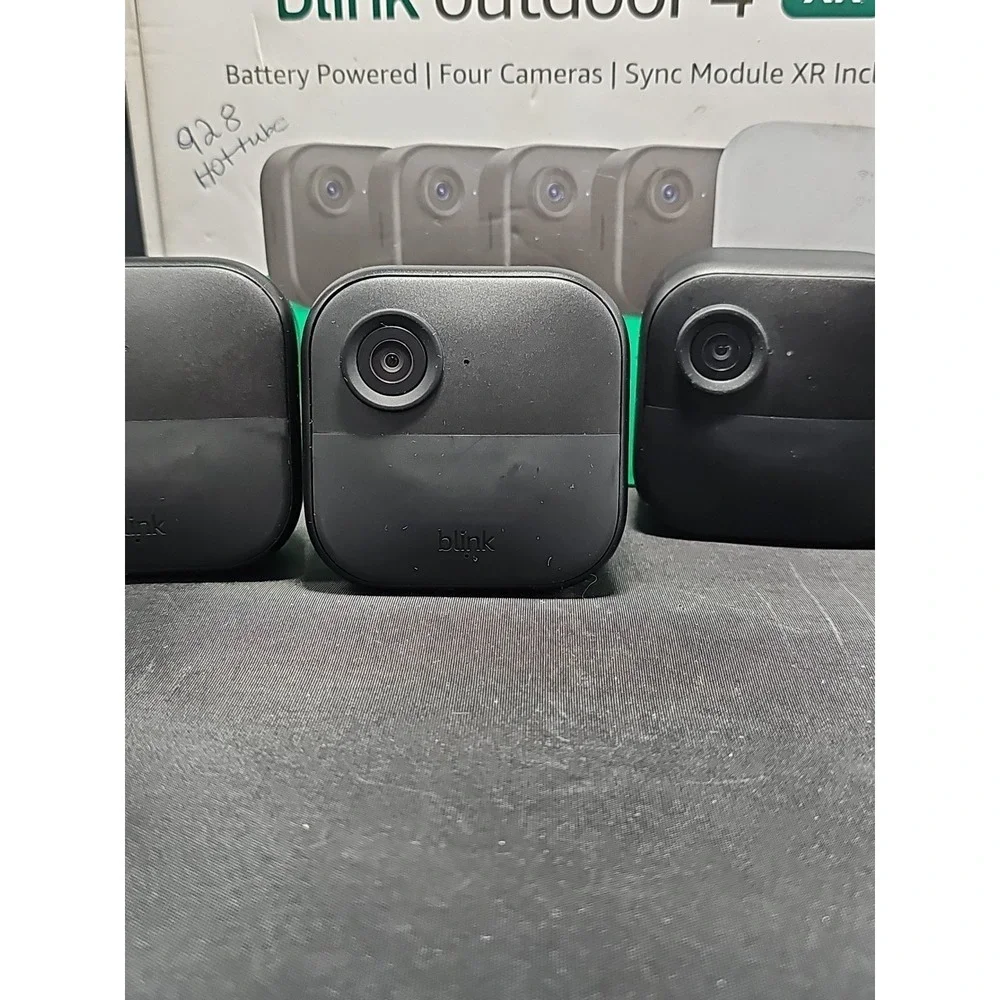 BLINK OUTDOOR WIRELESS HOME SECURITY CANERAS G8T2-CV01 LOT OF 4